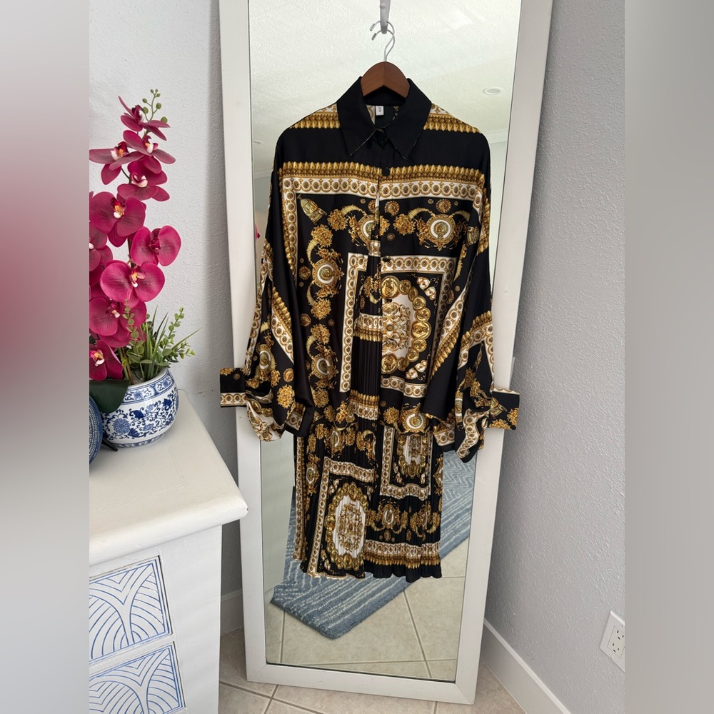 BOGO50 Elegant Black and Gold Silk Batwing Blouse and Pleated Bottom 2 Piece Set